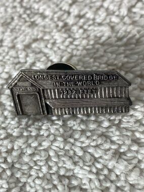 5/$35 Vintage Pewter Hartland New Brunswick Longest Covered Bridge In World Pin